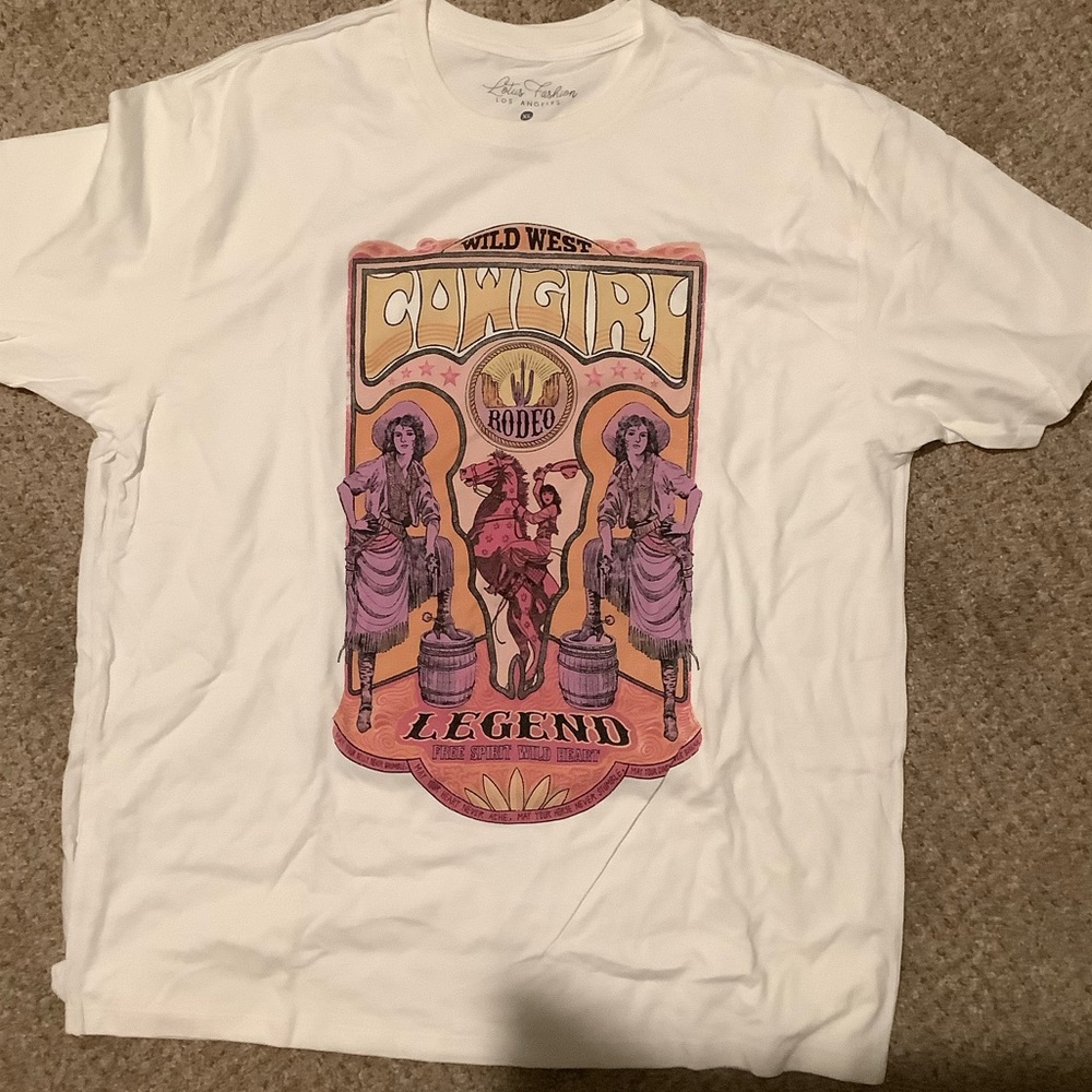 Graphic Tee Shirt ( brand new)